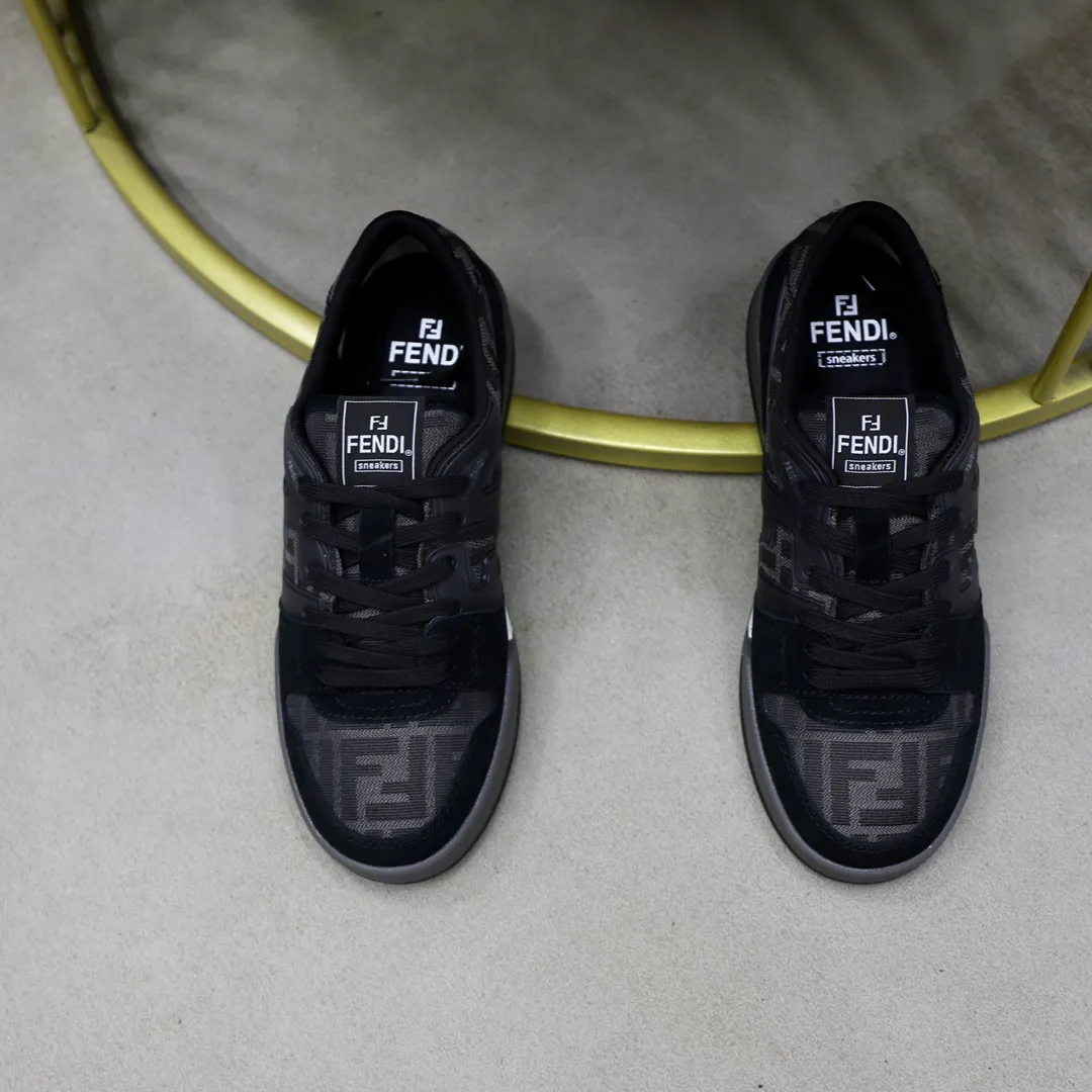 Ex-factory price: 580🔥Couple model (top original order) Brand: FENDI Size: 35-44 (customized for men 38 and 45) Grade: original order quality high version Material: imported original cowhide stitching➕ high-quality and comfortable lining original TPU lightweight non-slip outsole Style category: travel fashion casual shoes versatile trend